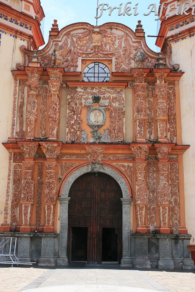 Bogato zdobiona fasada Iglesia de la Concordia