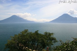 Wulkan Atitlan i San Pedro