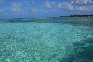 Niesamowite odcienie wody na Glover's Reef