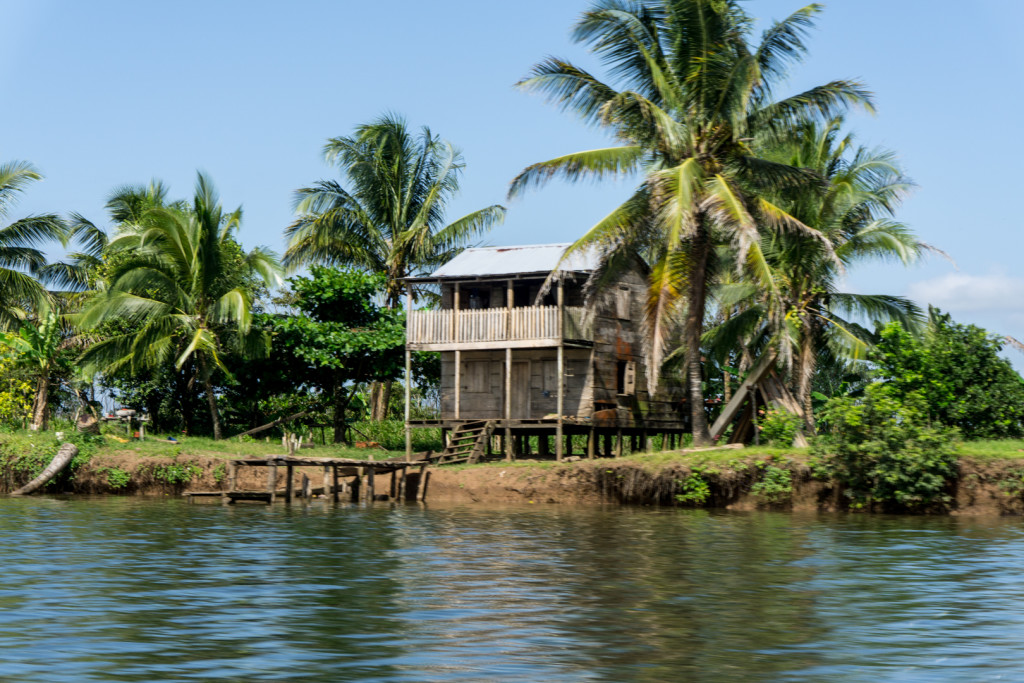 Nad brzegiem Laguna Perla