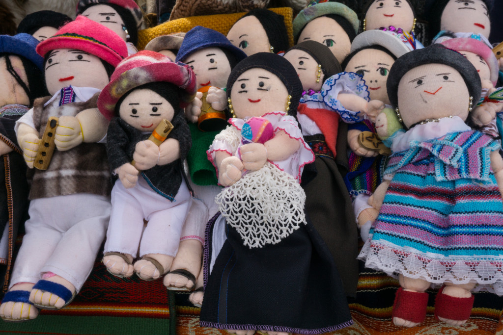 Lalki w tradycyjnych strojach