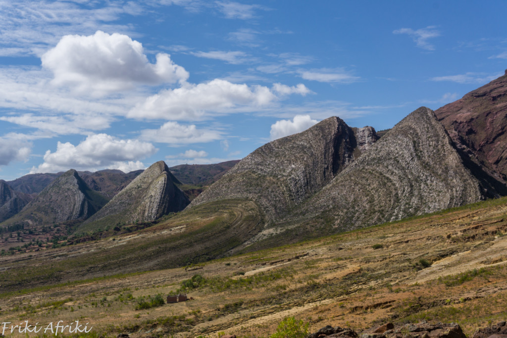 Ciągną i ciągną się te trójkątne wzgórza. Jak się potem przekonaliśmy, ci sami kosmici byli w Północnej Argentynie